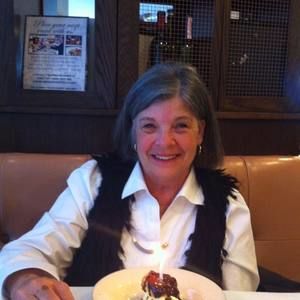 Meet your Posher, Dena